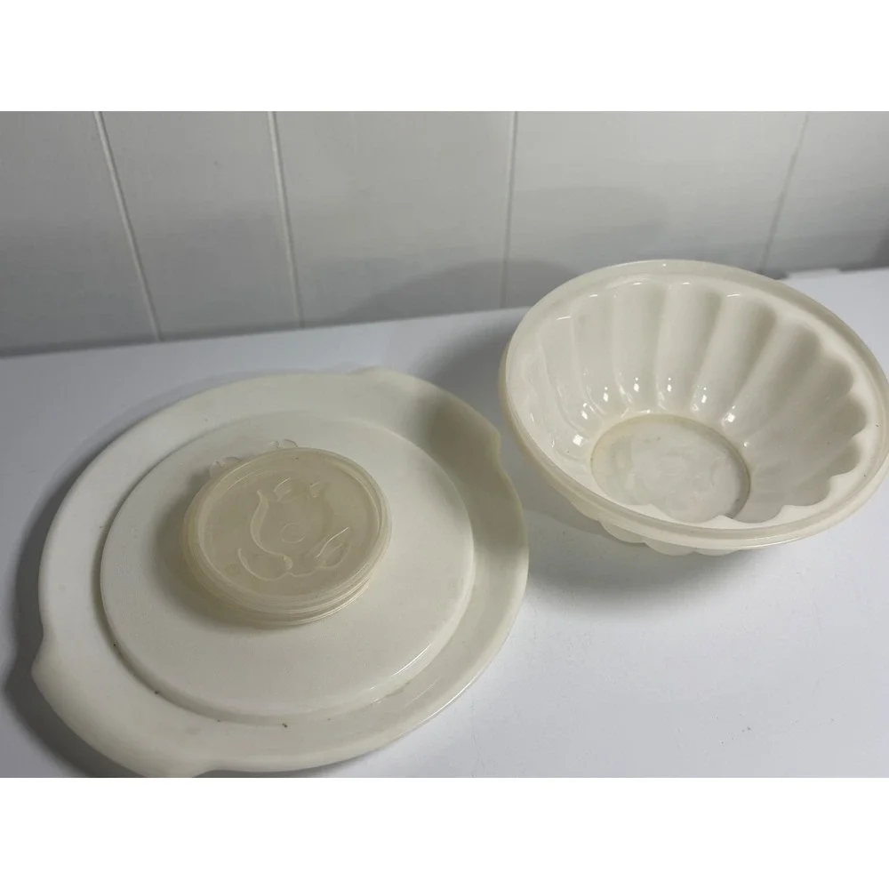 VTG Tupperware Jel-N-Serve Jello Mold White 612 Tray 611 4 Decorative Seals